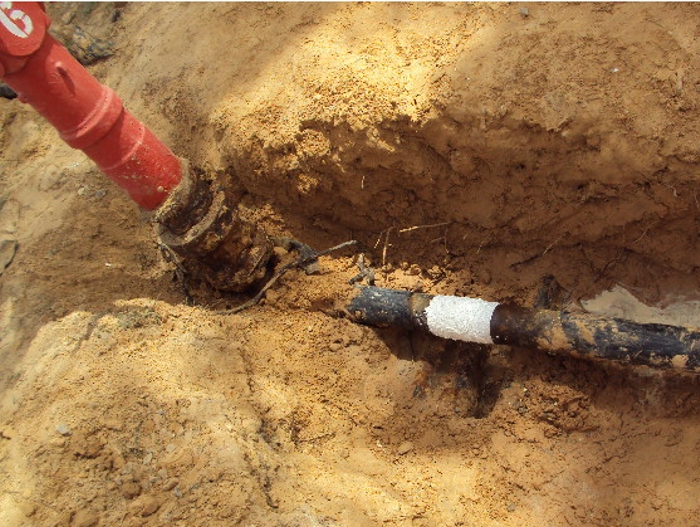 Repair of an underground water supply pipe in Libya which serviced the town of Brega as part of a vast network